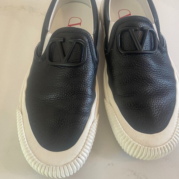 Valentino VLogo Signature Round Toe Sneakers